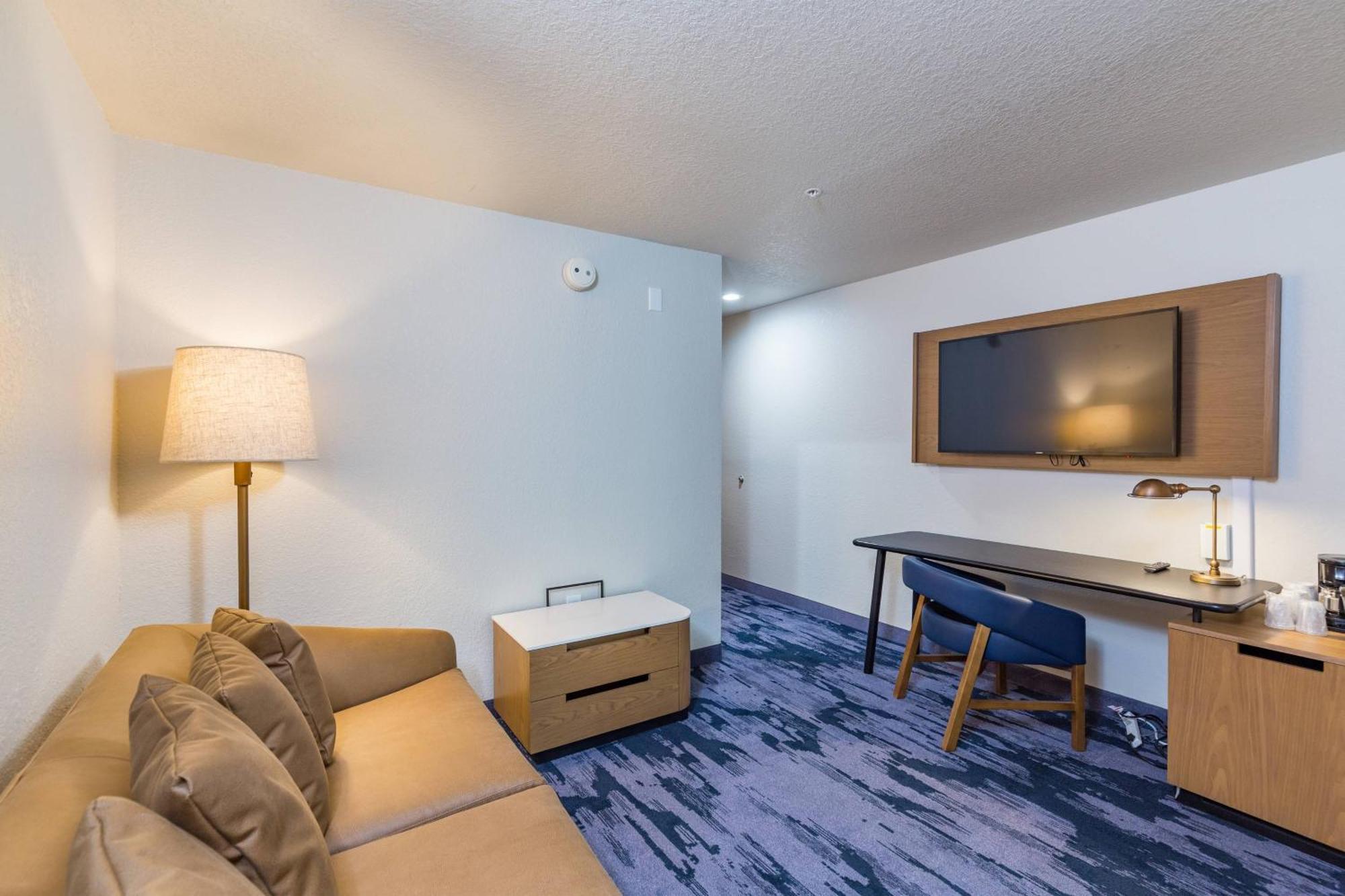 Fairfield Inn And Suites By Marriott Tampa North Temple Terrace Eksteriør billede