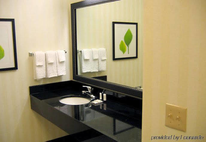 Fairfield Inn And Suites By Marriott Tampa North Temple Terrace Eksteriør billede