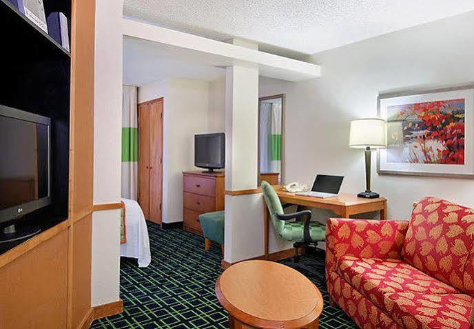 Fairfield Inn And Suites By Marriott Tampa North Temple Terrace Eksteriør billede